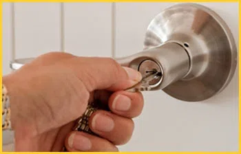 Exclusive Locksmith Service Jacksonville Beach, FL 904-297-5020 - 16-emergency-unlock